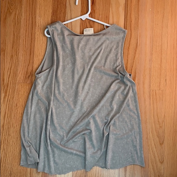 Grey top - Picture 3 of 3